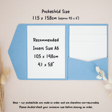 a blue pocketfold with a white insert size A6, along with some text providing information about the pocketfold size and recommended insert size.